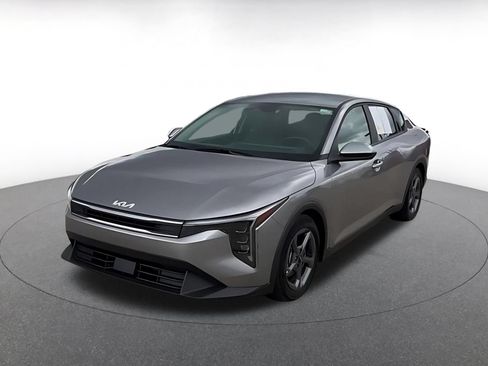 Used 2025 Kia K4 FWD image 4