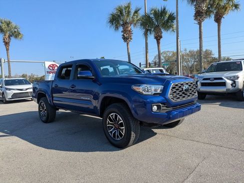 Used 2022 Toyota Tacoma TRD Sport w/ Technology Package image 3