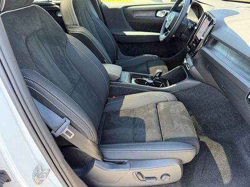 Certified 2023 Volvo C40 P8 Recharge Ultimate w/ Protection Package Premier AWD/4WD image 14