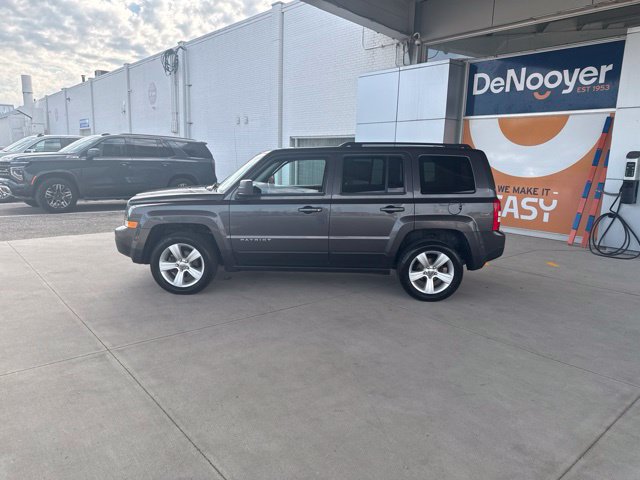 Used 2014 Jeep Patriot Latitude AWD/4WD image 7