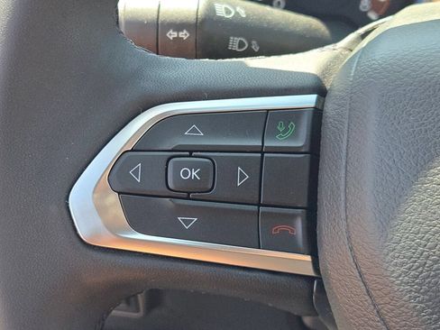 Certified 2025 Jeep Compass Latitude AWD/4WD image 33