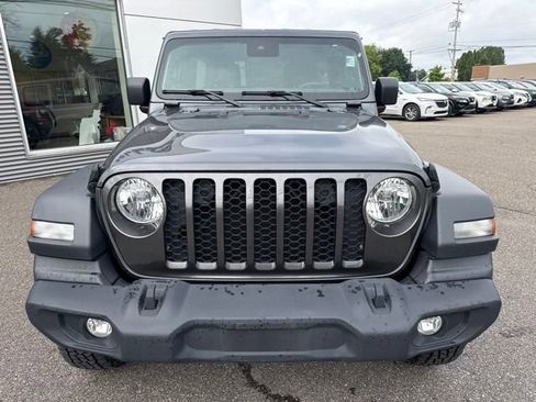 Used 2024 Jeep Wrangler Unlimited Sport AWD/4WD image 3