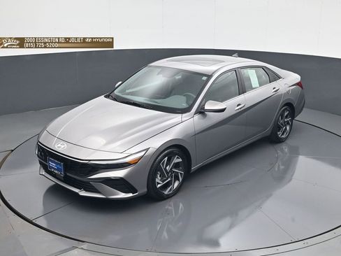 Certified 2024 Hyundai Elantra SEL w/ Convenience Package FWD image 13