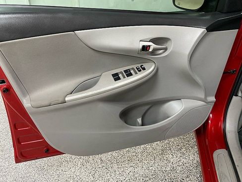 Used 2013 Toyota Corolla LE Special Edition image 9