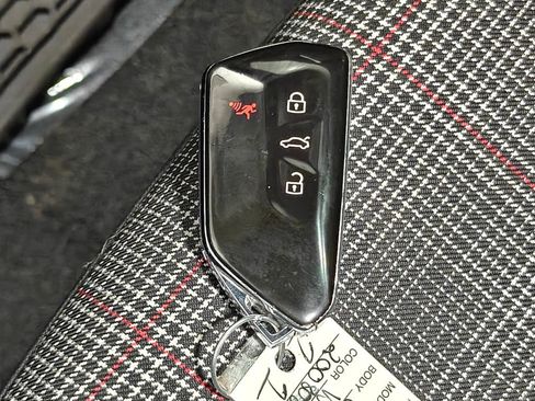 Used 2022 Volkswagen GTI SE FWD image 13