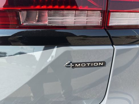 New 2026 Volkswagen Atlas Peak Edition image 6