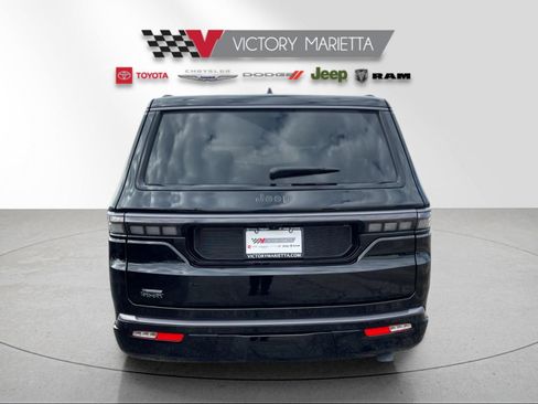 Used 2026 Jeep Grand Wagoneer Limited AWD/4WD image 4