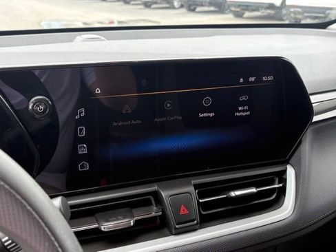 Used 2025 Chevrolet TrailBlazer LS w/ LS Convenience Package FWD image 16