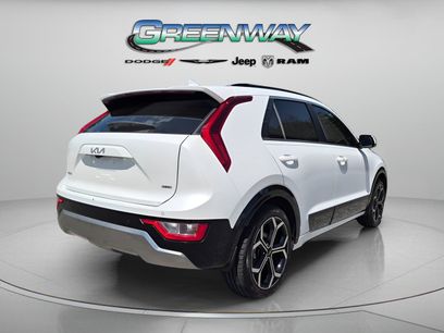 Used 2023 Kia Niro EX Touring