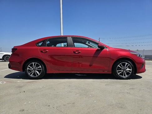 Used 2022 Kia Forte LXS w/ LXS Technology Package FWD image 10