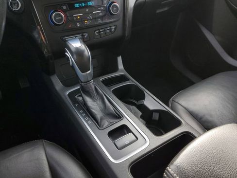 Used 2018 Ford Escape Titanium AWD/4WD image 28