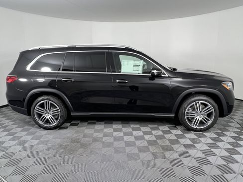 New 2025 Mercedes-Benz GLS 450 4MATIC image 14