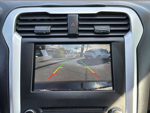 Used 2016 Ford Fusion SE image 20