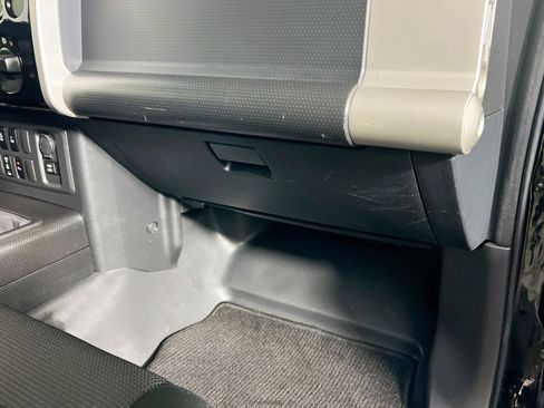 Used 2013 Toyota FJ Cruiser 4WD image 34