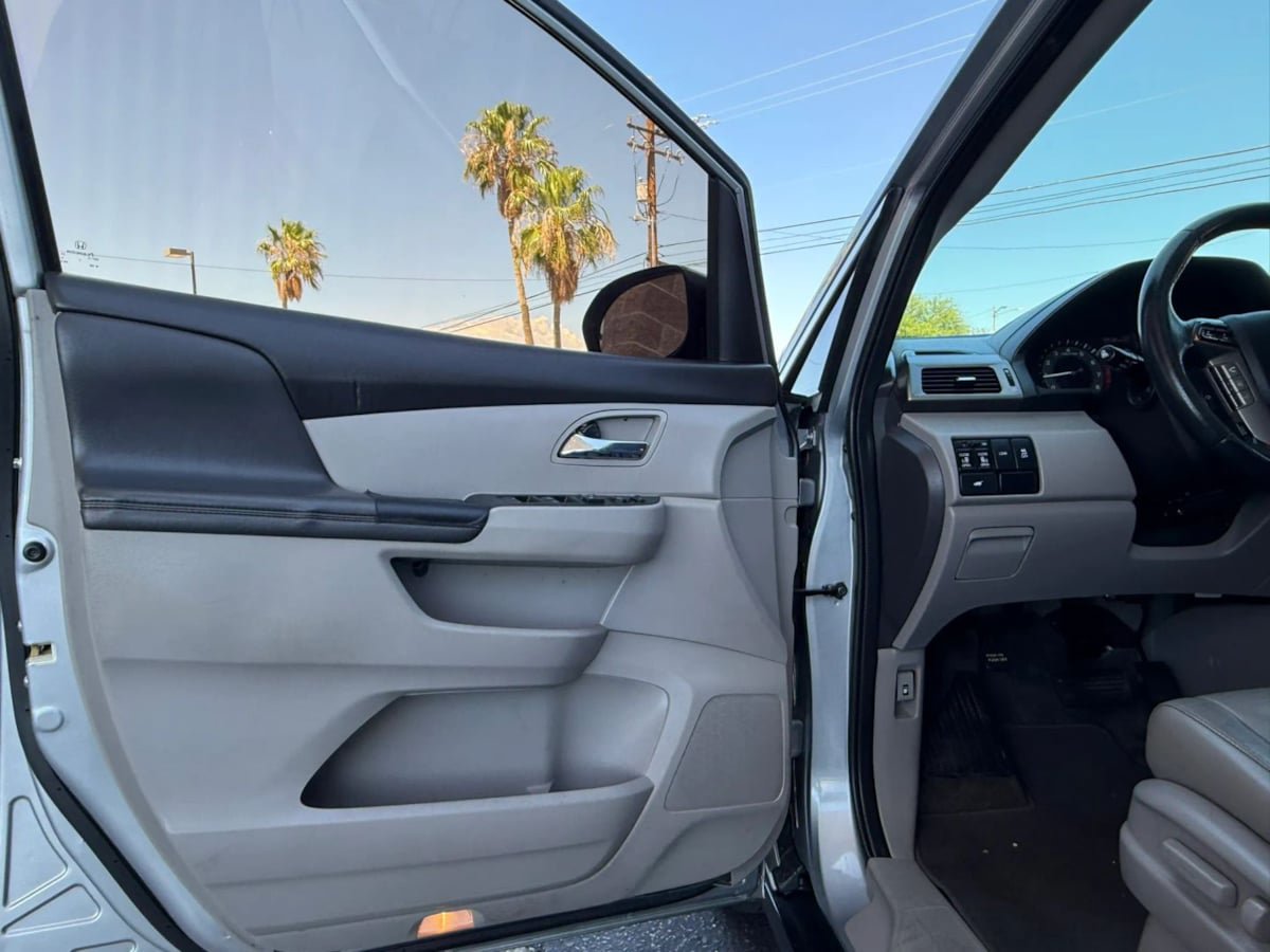Used 2016 Honda Odyssey EX-L image 37