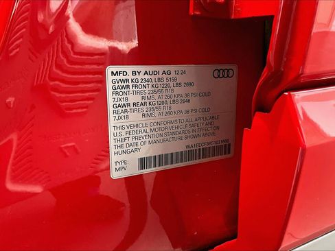 Certified 2025 Audi Q3 2.0T Premium Plus w/ Premium Plus Package AWD/4WD image 34