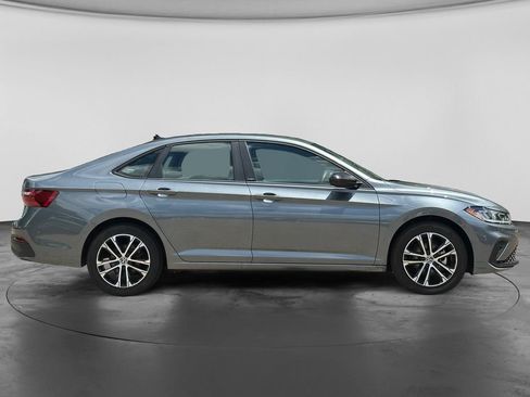 Used 2025 Volkswagen Jetta Sport FWD image 7