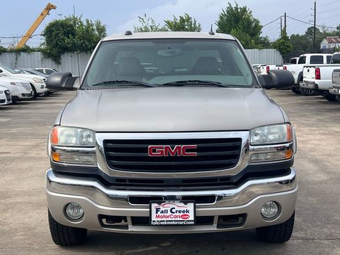 Used 2004 GMC Sierra 2500 SLT w/ Skid Plate Package image 11