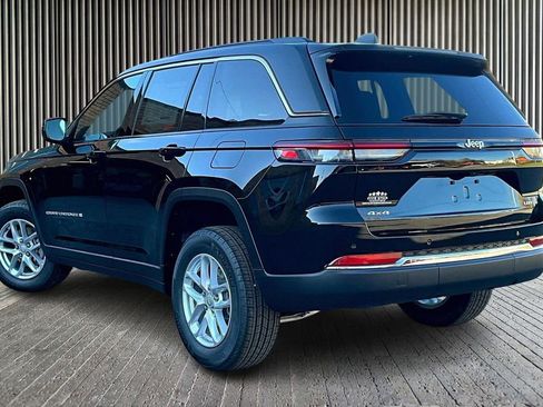 New 2025 Jeep Grand Cherokee Laredo X w/ Luxury Tech Group I image 3