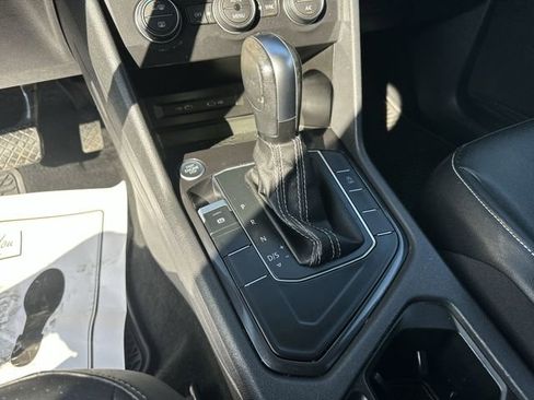 Used 2021 Volkswagen Tiguan SE image 20