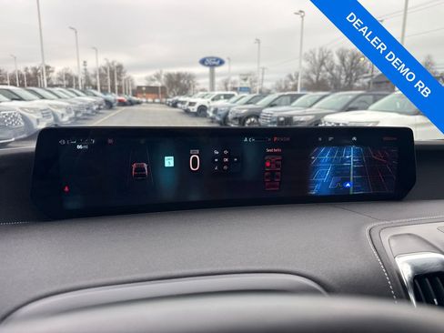 Used 2025 Ford Expedition Platinum w/ Stealth Appearance Package image 31