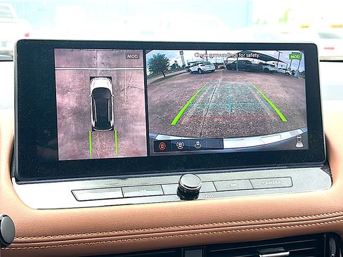 Used 2025 Nissan Rogue Platinum w/ Tech Package image 32