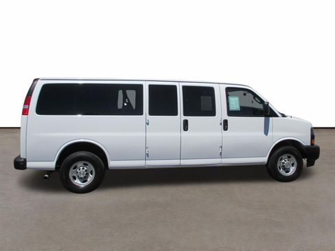 Used 2024 Chevrolet Express 3500 LS RWD image 2