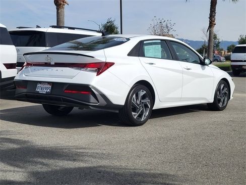 Certified 2025 Hyundai Elantra Sport image 2