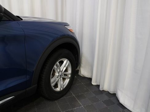 Used 2023 Ford Explorer XLT image 27