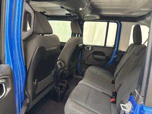 Used 2024 Jeep Wrangler Unlimited Rubicon AWD/4WD image 14