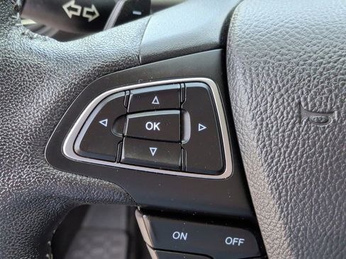 Used 2018 Ford Escape SE w/ SE Sport Appearance Package image 17