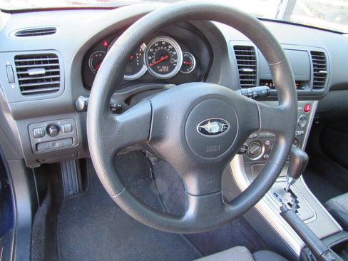 Used 2005 Subaru Legacy 2.5i AWD/4WD image 15
