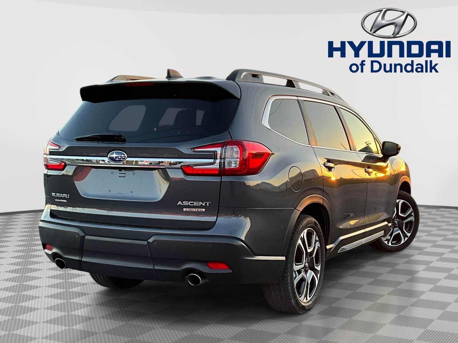 Used 2024 Subaru Ascent Limited w/ Technology Package AWD/4WD image 2