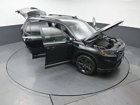 Certified 2025 Honda Pilot Sport image 53