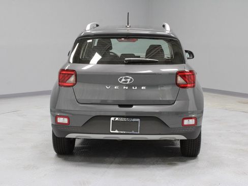 Certified 2024 Hyundai Venue SEL FWD image 11