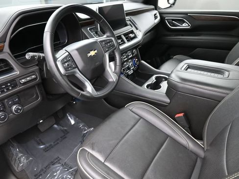 Used 2024 Chevrolet Tahoe Premier AWD/4WD image 12
