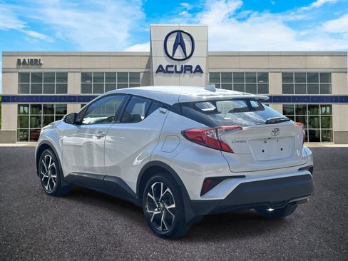 Used 2021 Toyota C-HR XLE image 3
