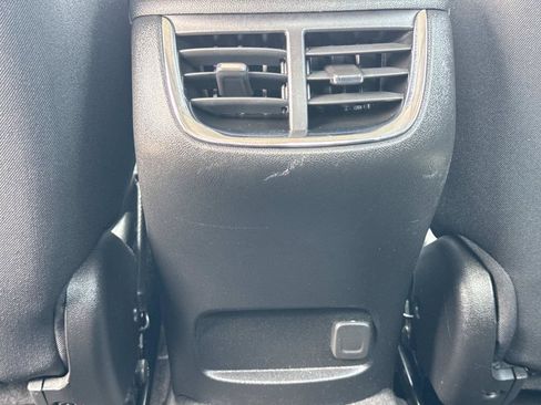 Used 2024 Chevrolet Malibu LT FWD image 16
