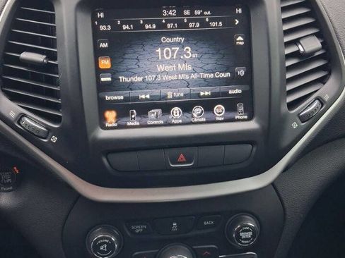 Used 2014 Jeep Cherokee Trailhawk w/ Comfort/Convenience Group image 12