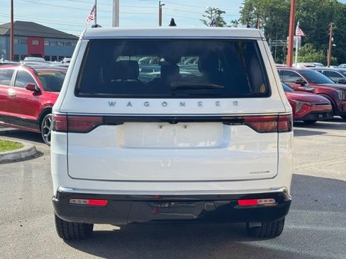 Used 2024 Jeep Wagoneer L Series II RWD image 3