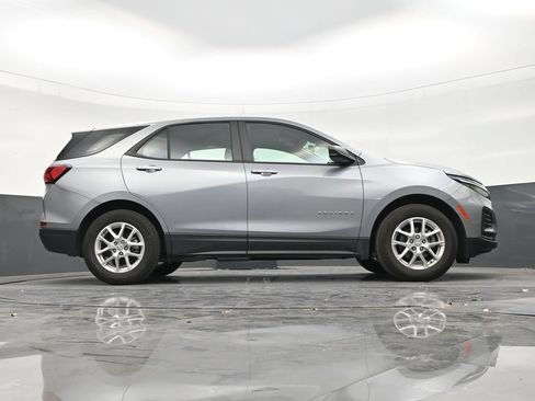 Used 2024 Chevrolet Equinox LS FWD image 25