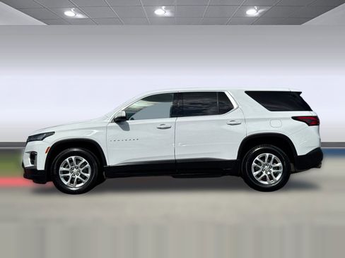 Used 2023 Chevrolet Traverse LS w/ Safety Package FWD image 2
