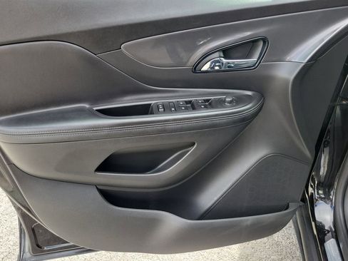 Used 2020 Buick Encore Preferred image 19