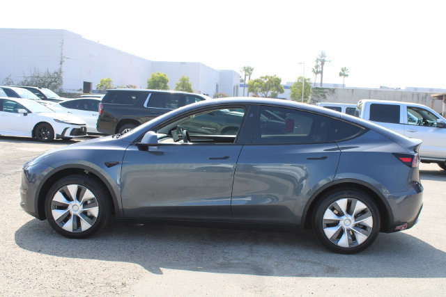 Used 2023 Tesla Model Y 2WD image 7