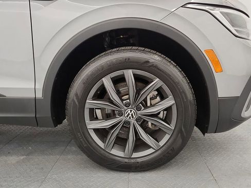 Used 2022 Volkswagen Tiguan SE AWD/4WD image 23