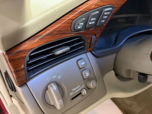 Used 2001 Cadillac De Ville w/ Comfort/Convenience Pkg FWD image 13