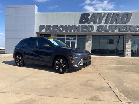 Used 2025 Hyundai Kona SEL image 1