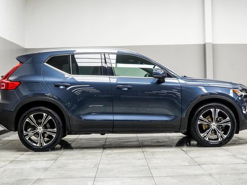 Used 2021 Volvo XC40 T5 Inscription w/ Climate Package image 6
