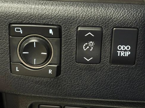 Used 2018 Lexus GX 460 Premium w/ Premium Package AWD/4WD image 31