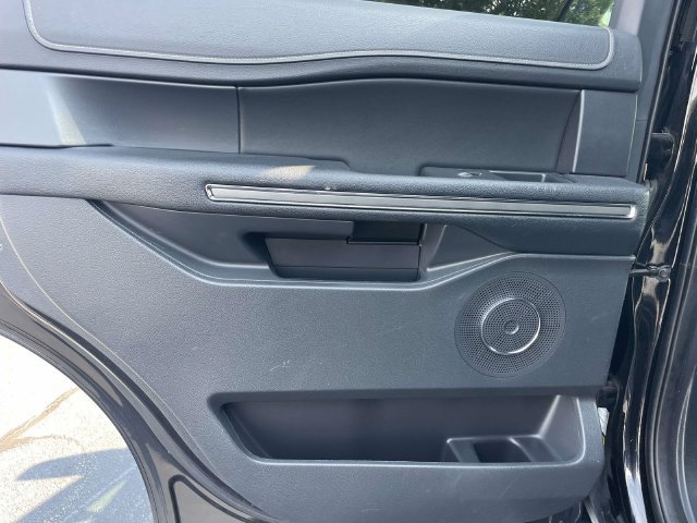 Used 2022 Ford Expedition XLT AWD/4WD image 12